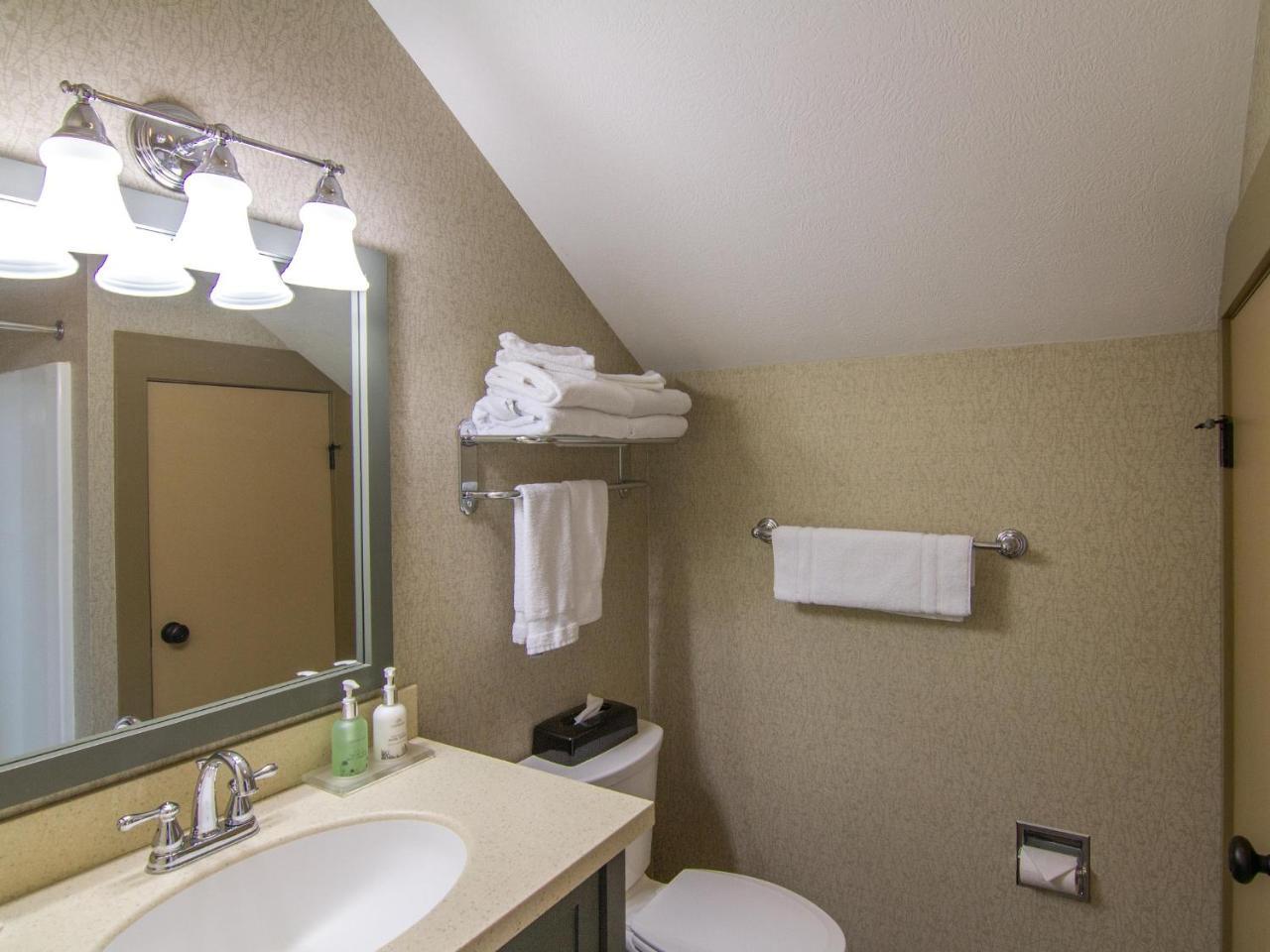 Spacious 2 Bed Condo At Crystal Mountain Resort Thompsonville Exterior photo